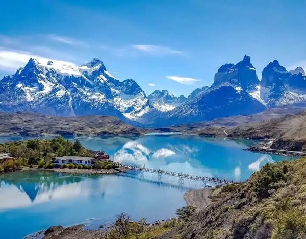 FULL-DAY TORRES DEL PAINE NATIONAL PARK TOUR
